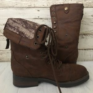 AE brown lace up boots, NWT, sz 8